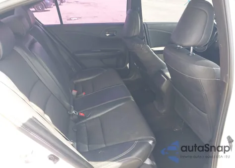 2017 Honda Accord Sport z USA, uszkodzony, nr VIN 1HGCR2F62HA218068